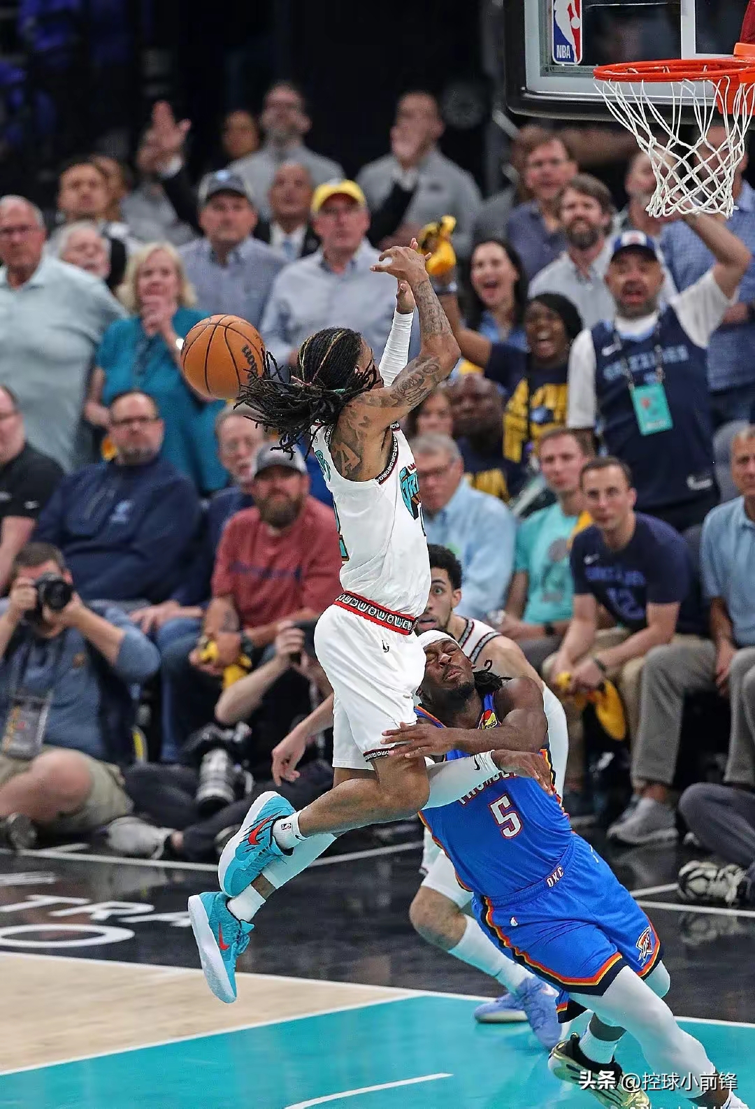 多特蒙德主场海盗望远镜 多特蒙德主场海盗望远镜